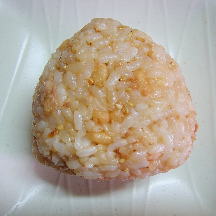 ツナ 天かすのゴマ醤油入りおにぎり レシピ 作り方 By パンダ大好きねこ 楽天レシピ ツナ 天かすのゴマ醤油入りおにぎり レシピ 作り方 By パンダ大好きねこ 楽天レシピ